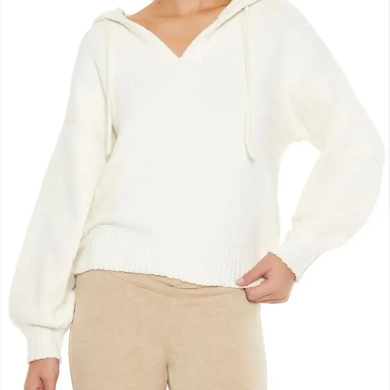 Sweater Blanco con Gorro