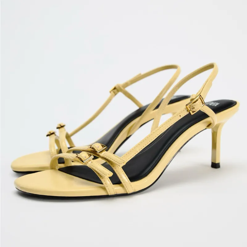 Tacones Bajos Amarillos