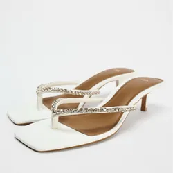 Tacones Bajos Blancos con Brillo