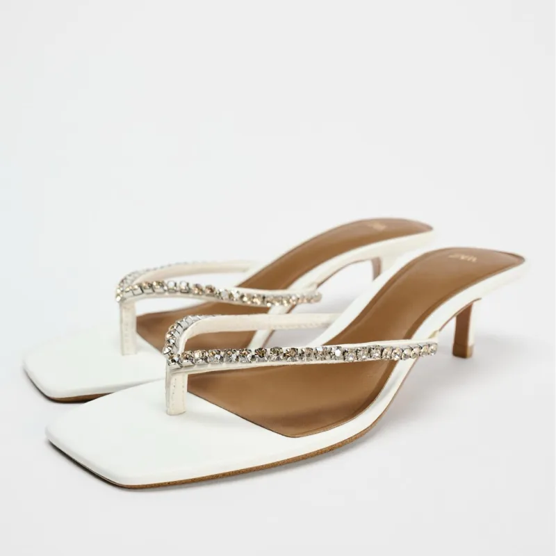 Tacones Bajos Blancos con Brillo