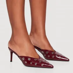 Tacones Bajos Descalzado Burdeos Ojales metálicos de punta puntiaguda
