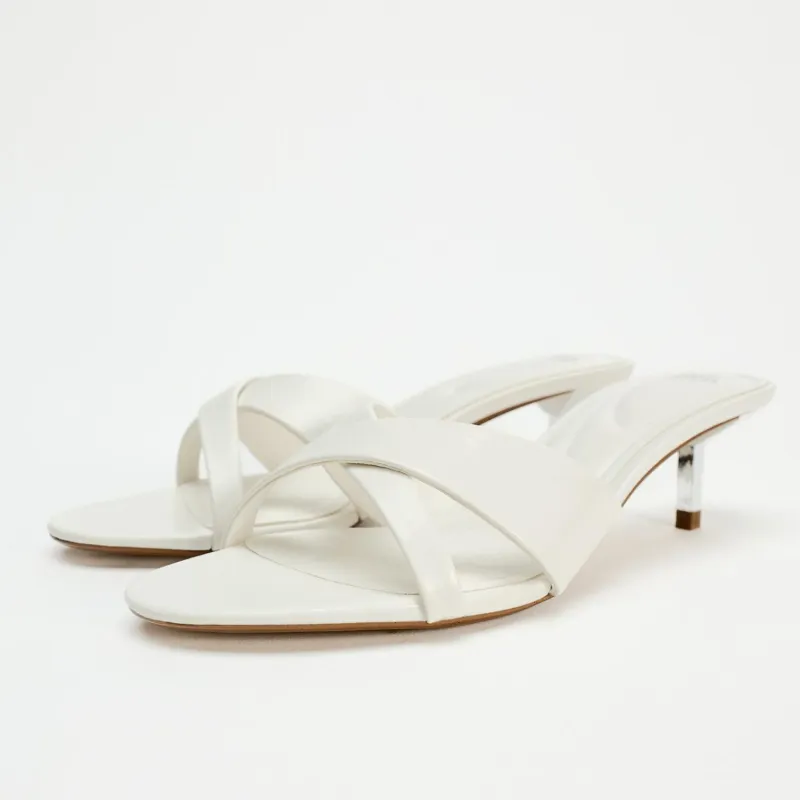 Tacones Blancos Bajos Tiras Cruzadas