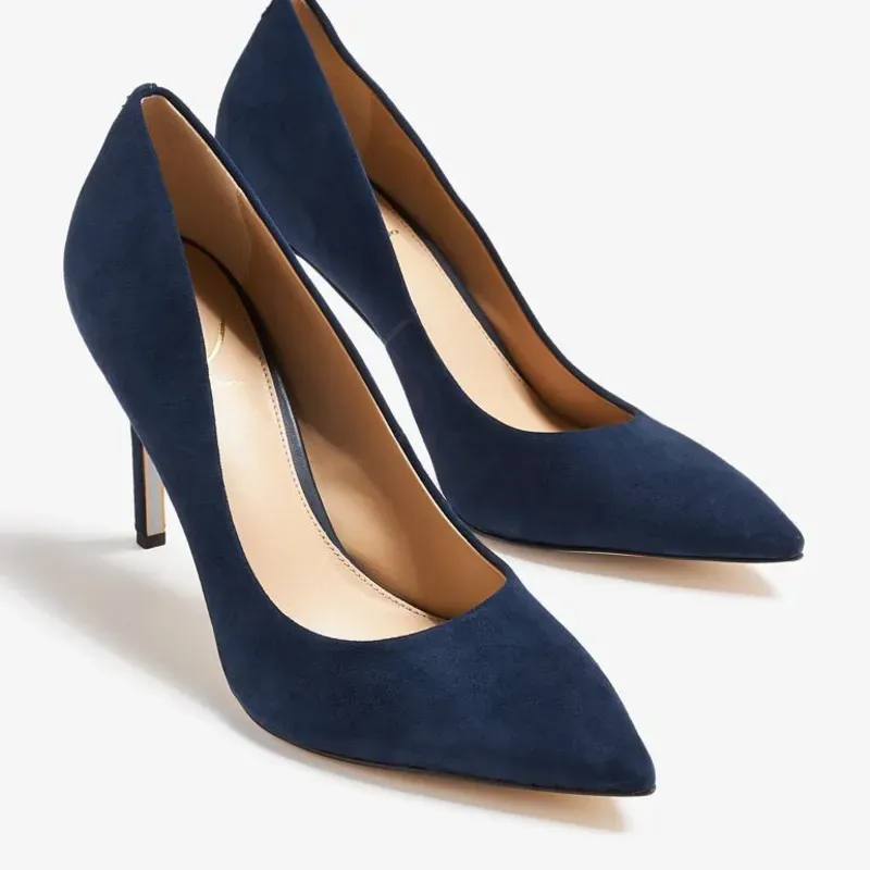 Tacones Navy Blue de punta fina 