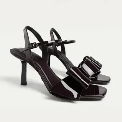 Tacones Negros de Hebilla punta cuadrada 