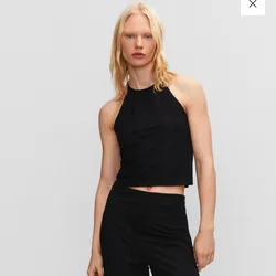 Top Negro Corto Espalda con Tiras Cruzadas