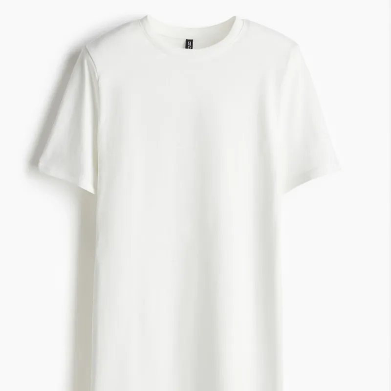 Vestido Blanco con Hombreras