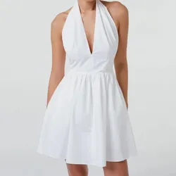 Vestido corto blanco con escote