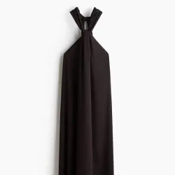 Vestido de Cuello Halter con Detalle Girado