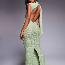 Vestido largo verde con lazada al cuello