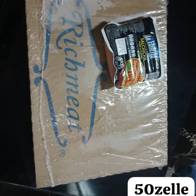 Caja de salchichas de 24 paquetes de 10 unidades 