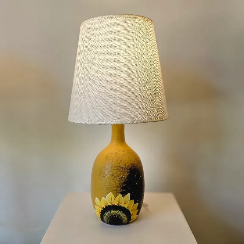 Luminaria con base cerámica