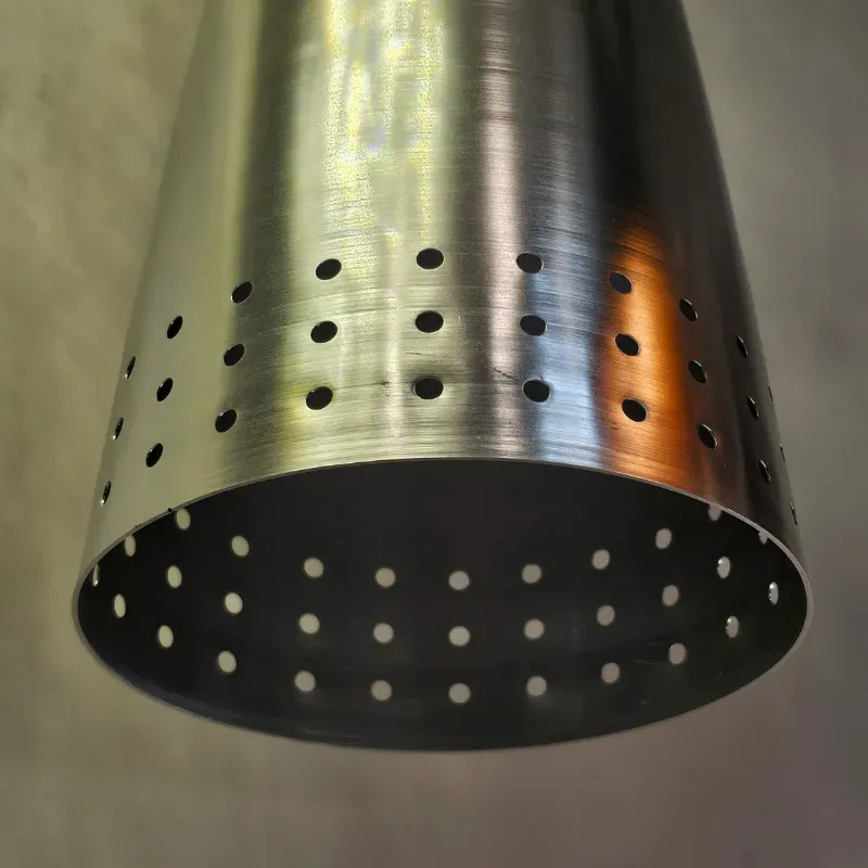 Luminaria cono de aluminio