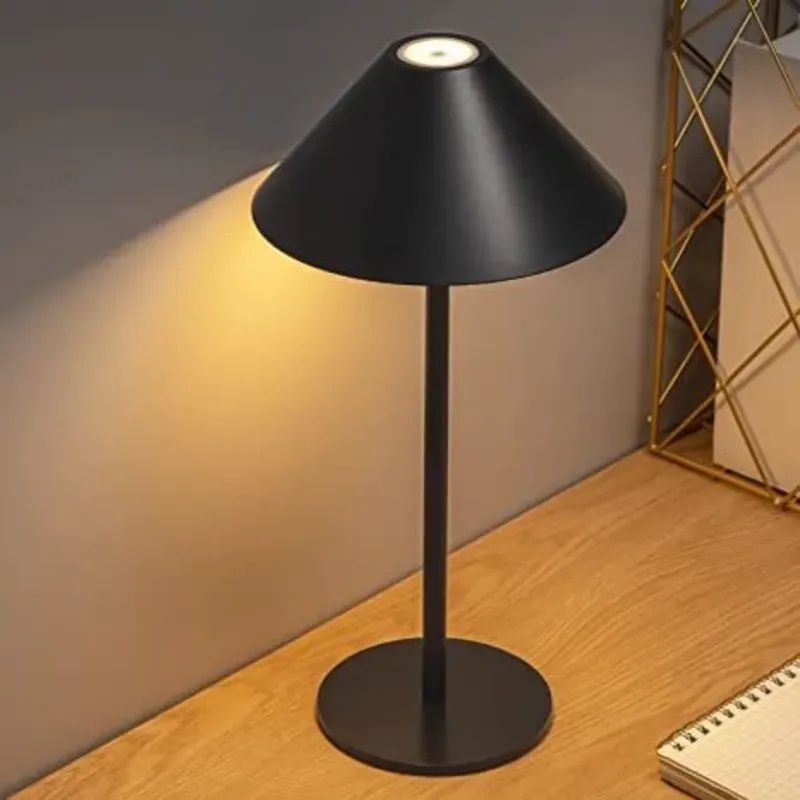 Luminaria táctil recargable con pantalla cónica