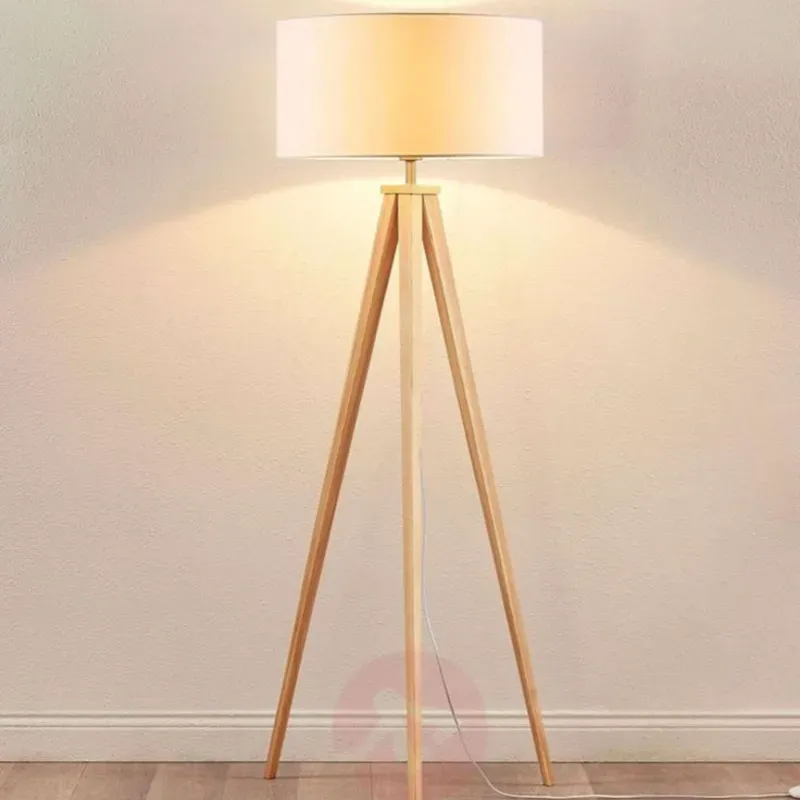 Luminaria TRÍPODE de madera