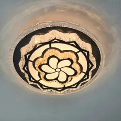 Plafón decorativo con flor