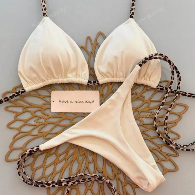 Bikini con tiras de Animal Print 