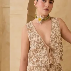 Blusa tejida  con lazo 