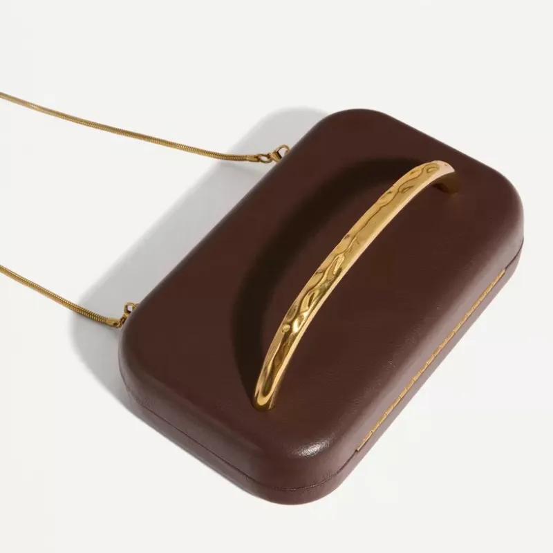 Bolso marrón rígido Lefties