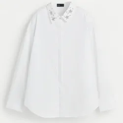Camisa blanca con detalles Lefties