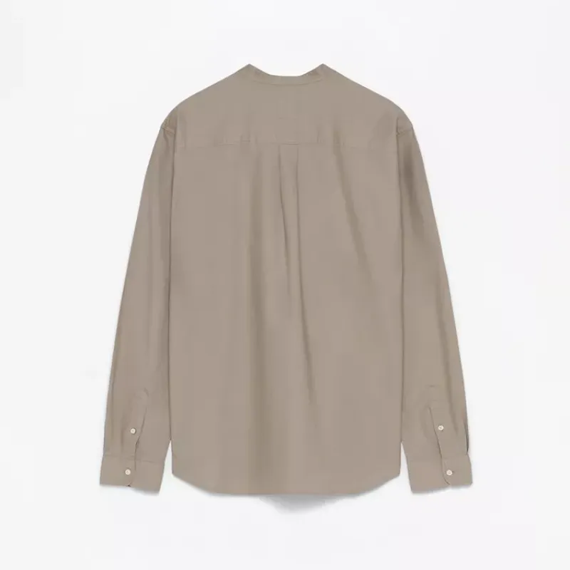 Camisa gris cuello chino 