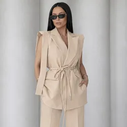 Conjunto beige elegante