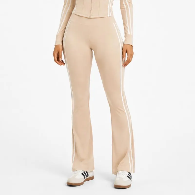 Conjunto beige