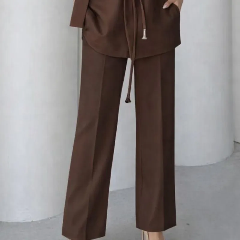 Conjunto marrón elegante