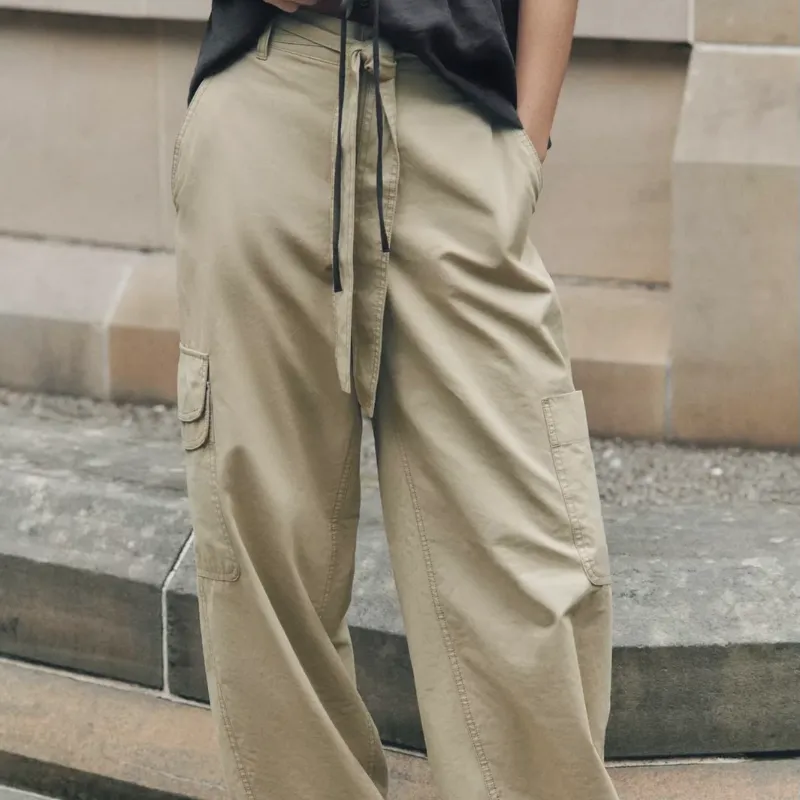 Pantalón cargo Zara