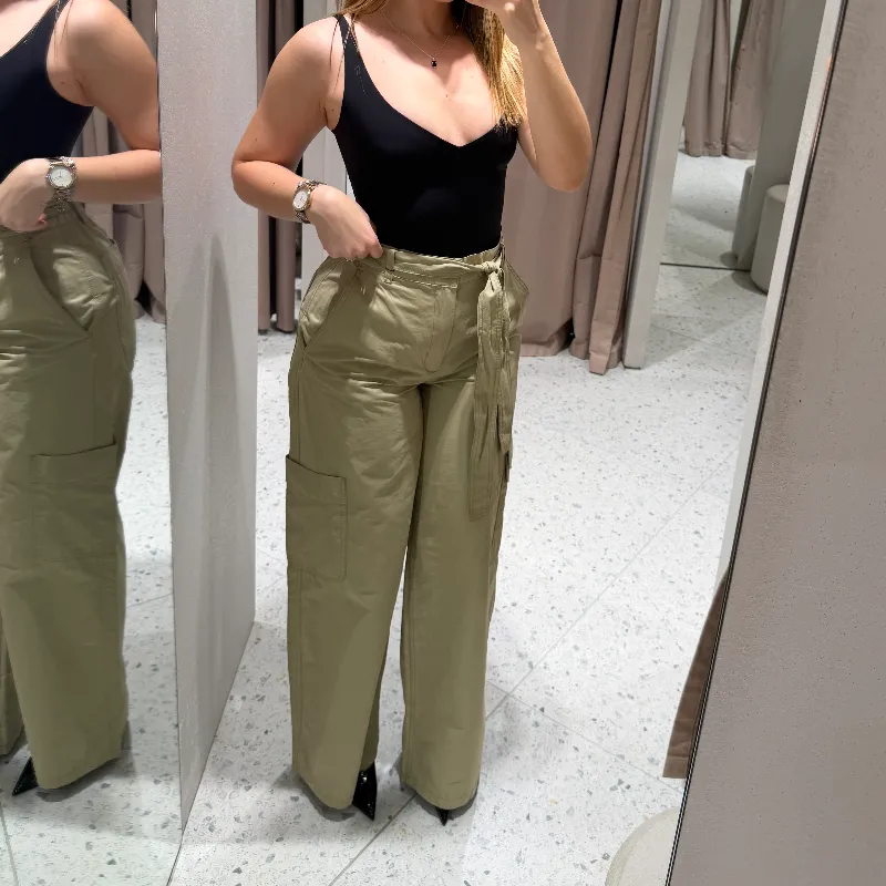 Pantalón cargo Zara