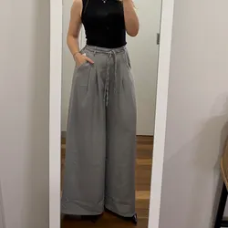 Pantalón corte recto gris