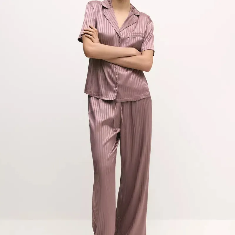 Pijama rosa Lefties