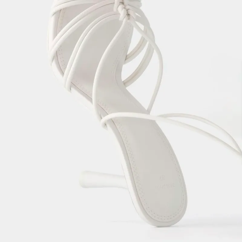 Sandalias de tacón atadas Bershka