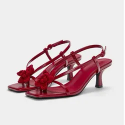 Sandalias de tacón bajo con flor Pull&Bear