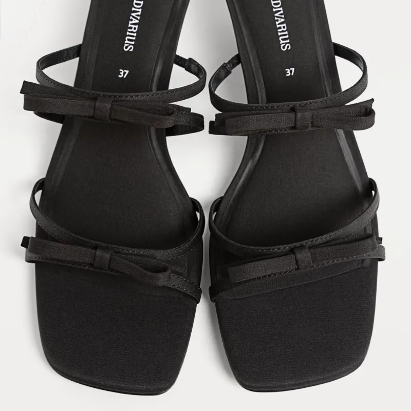 Sandalias de tacón bajo con lazos Stradivarius