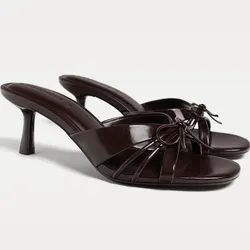 Sandalias tacón bajo Stradivarius