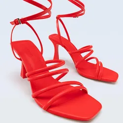 Tacones rojo tomate
