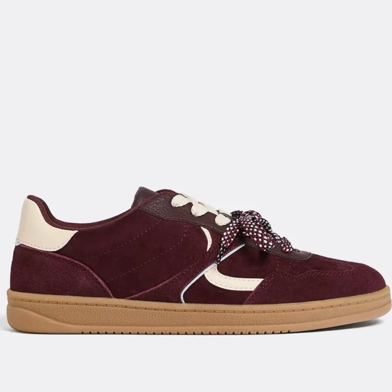 Tenis estilo Miu Miu de Stradivarius