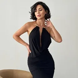 Vestido con aro dorado 