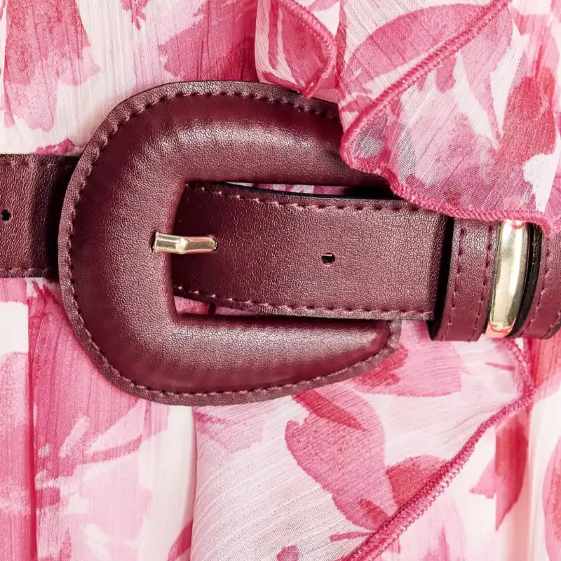 Vestido con cinturón 