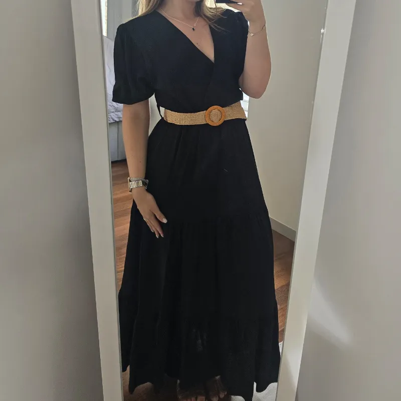 Vestido con cinturón rafia 