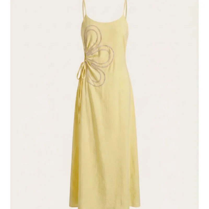 Vestido con detalle floral