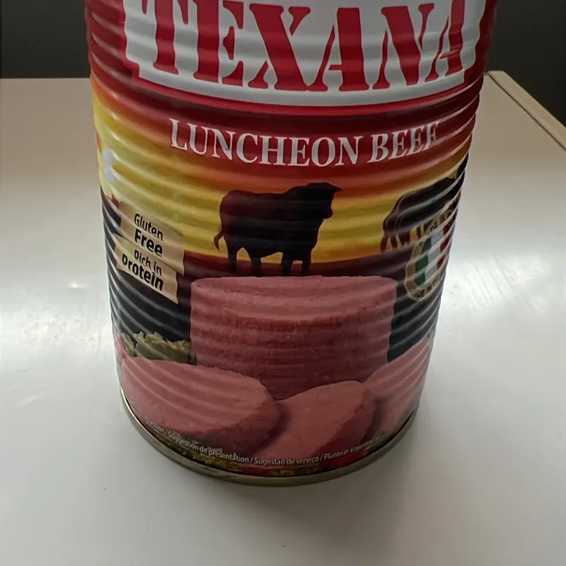 Lata de carne prensada de res 