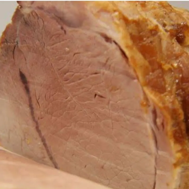 Pierna de cerdo ahumada deshuesada 