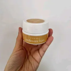 Crema antimanchas con vitamina C y ácido hialurónico💛
