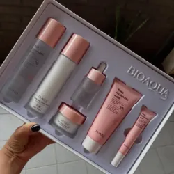 Set de skincare de ácido hialurónico & rosas