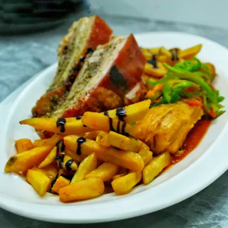 COSTILLA ASADA AL CARBÓN CON TAMAL