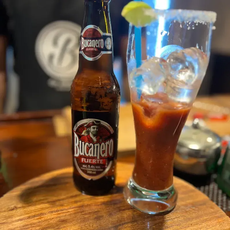 MICHELADA CON BUCANERO