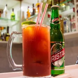 MICHELADA CON CRISTAL