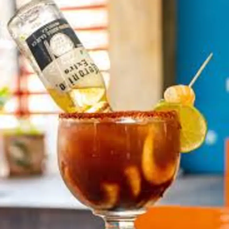 MICHELADA CON CORONA