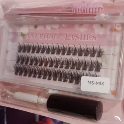 Pestañas con pegamento